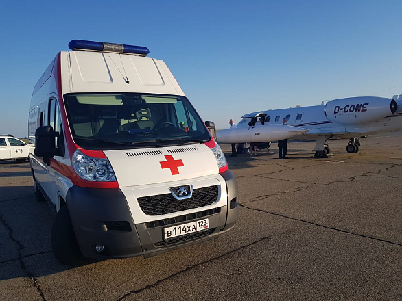 Бригада скорой помощи Медицинского центра «В Надежных Руках» прибыла на летное поле аэропорта г. Краснодар